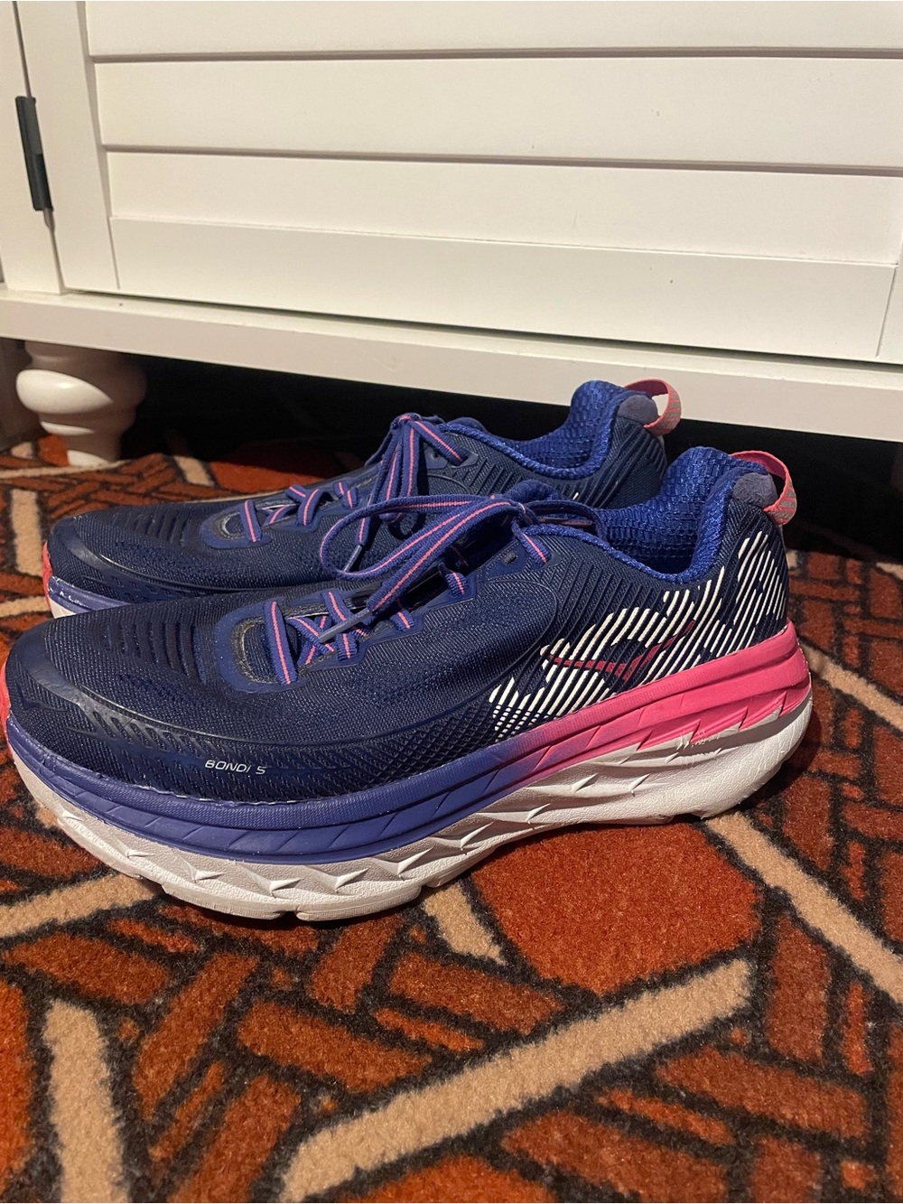 Women's Hoka Bondi 5 Size 9 Navy Pink